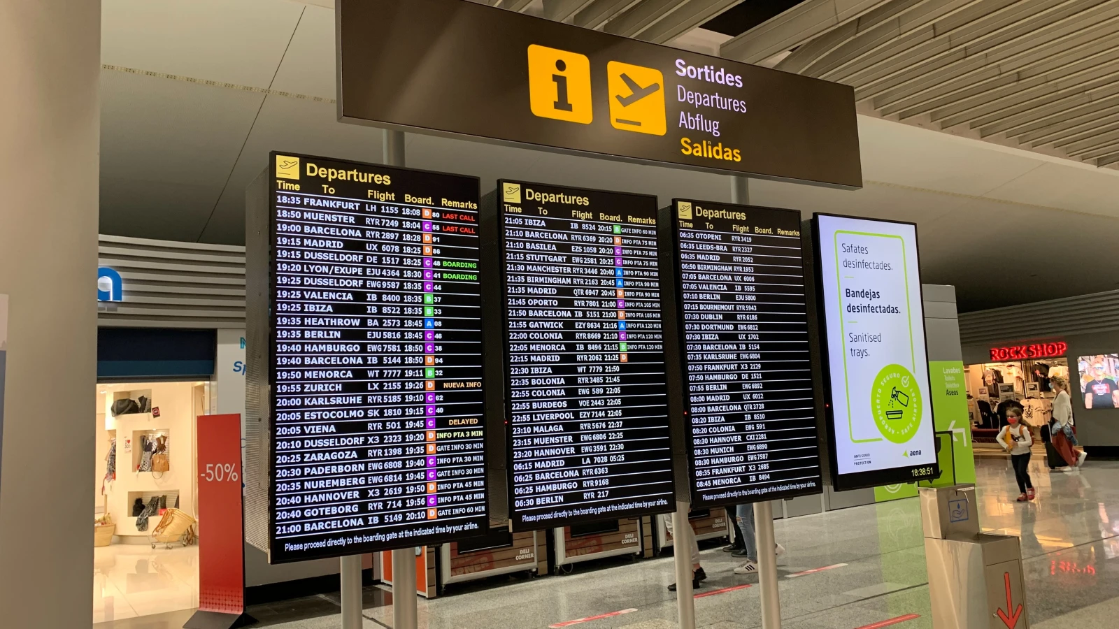 Palma de Mallorca Airport terminal exterior with car rental pickup zone