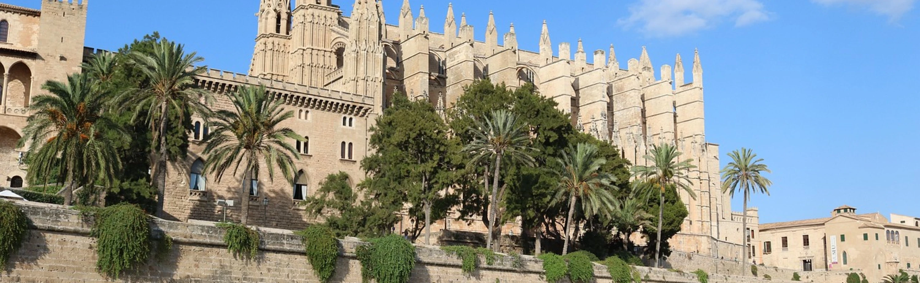 Rent a car in Palma de Mallorca with no deposit and free cancellation