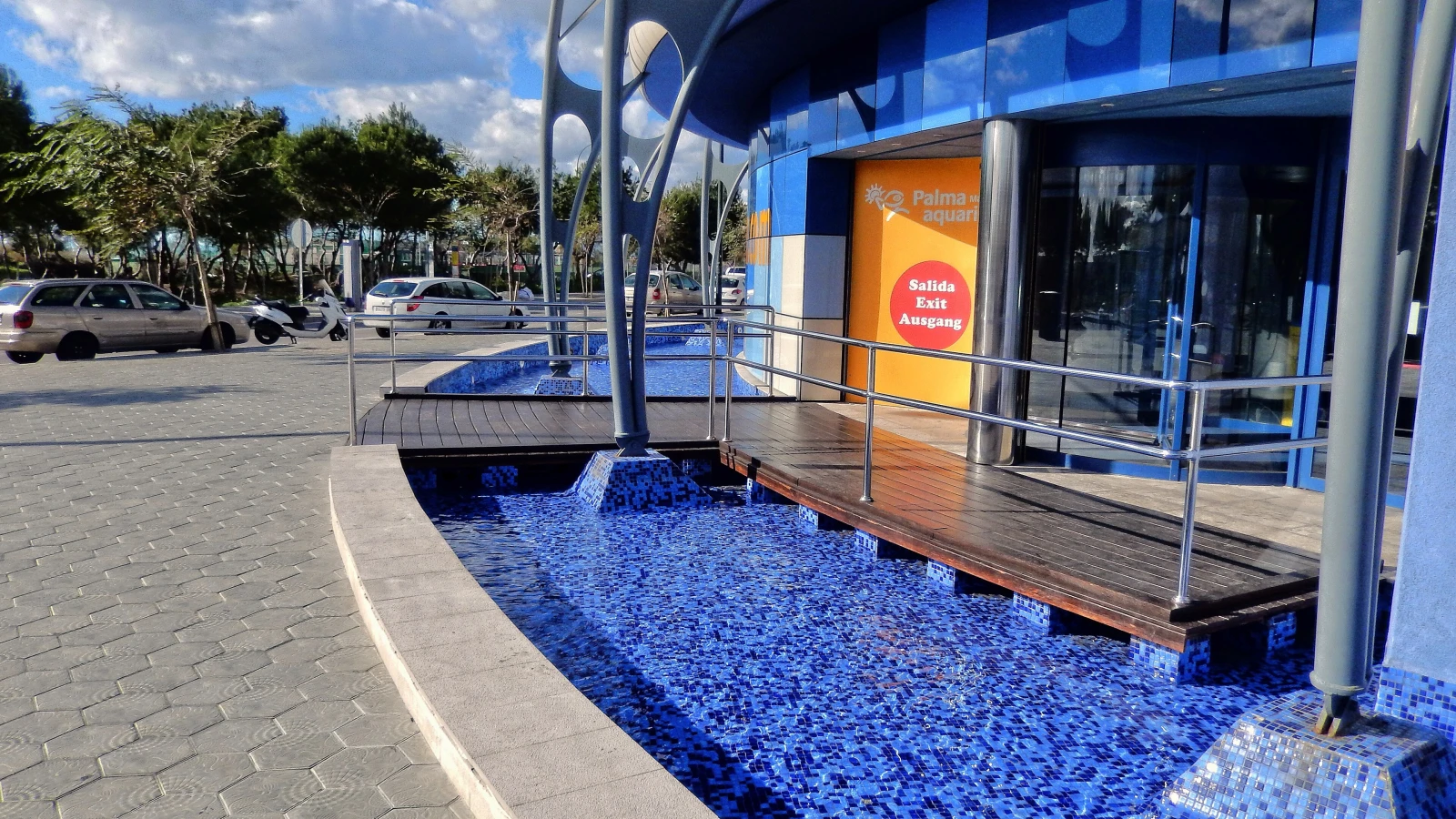 Outdoor tropical garden area at Palma Aquarium - accessible by rental car from central Palma